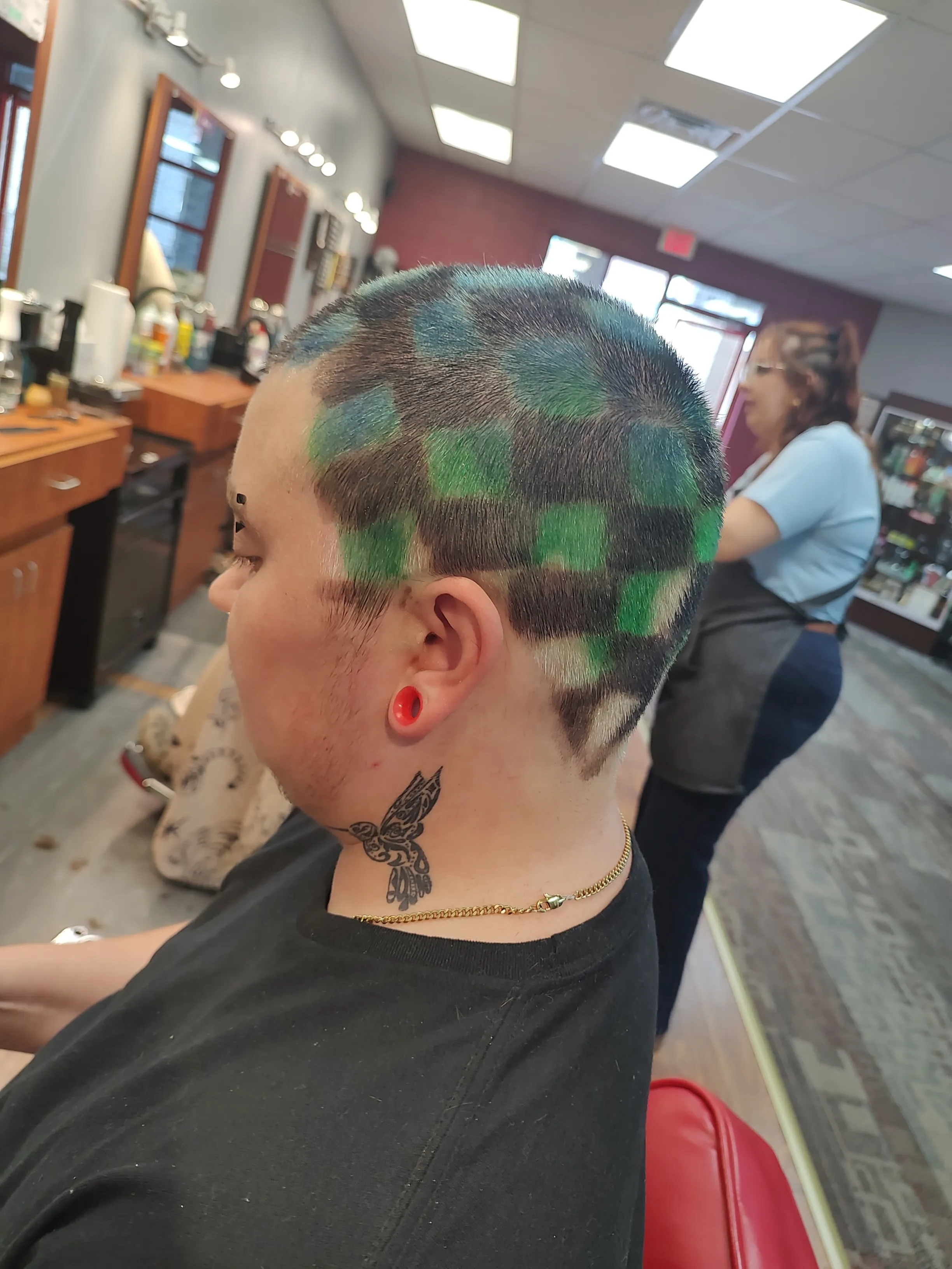 Checkered pattern hair