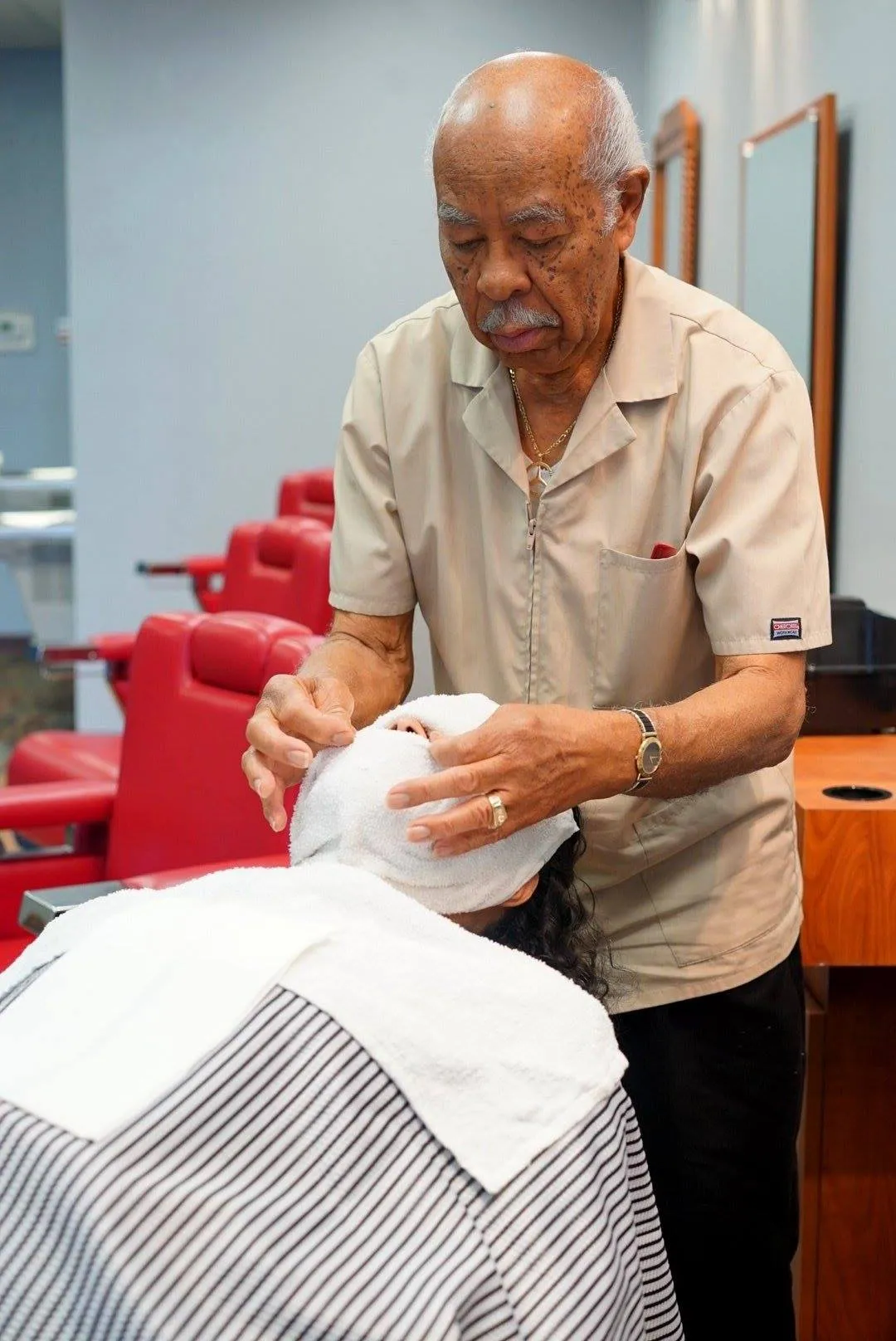 Hot towel shave service