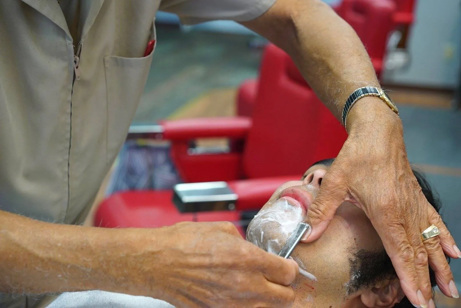 Straight razor shave